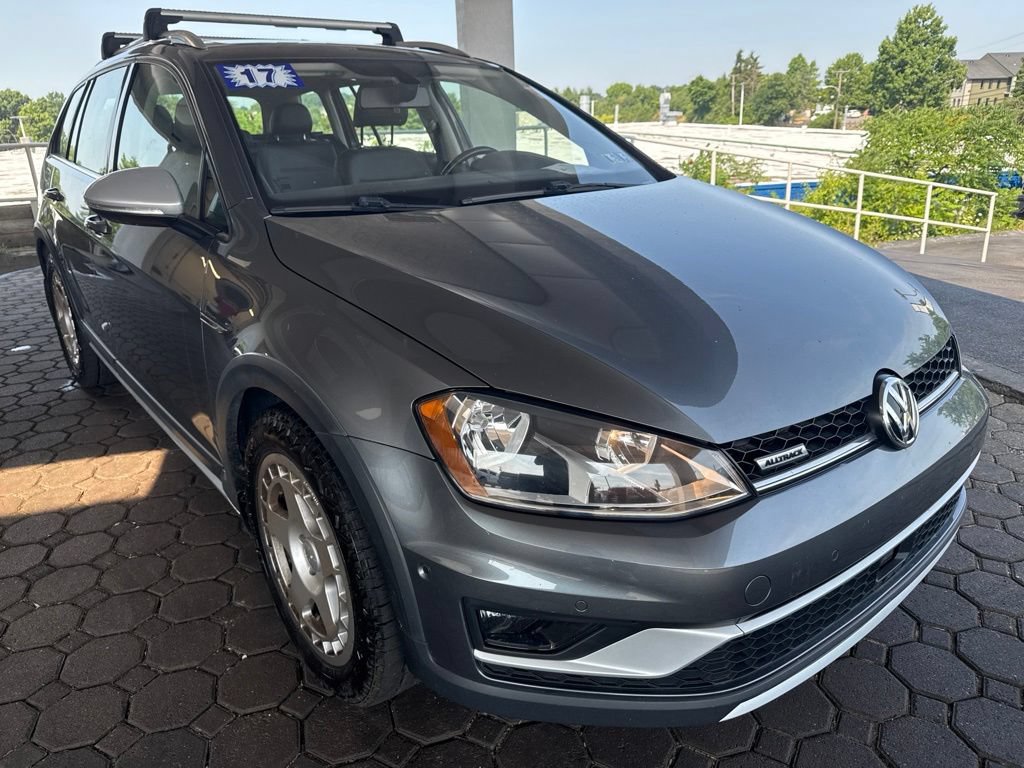 Used 2017 Volkswagen Golf Alltrack SE AWD/4WD image 4