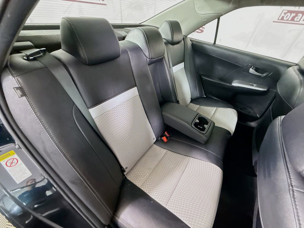 Used 2014 Toyota Camry SE FWD image 27