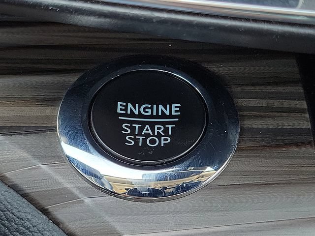 Used 2022 Ford Explorer Limited w/ Equipment Group 301A RWD image 17