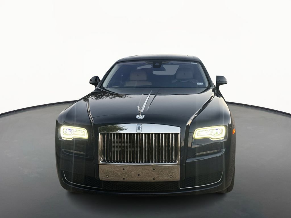 Used 2015 Rolls-Royce Ghost image 2