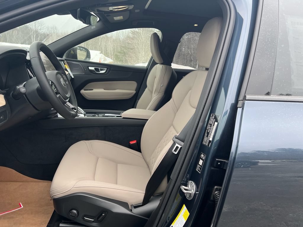 New 2026 Volvo XC60 B5 Plus w/ Protection Package Premier AWD/4WD image 11