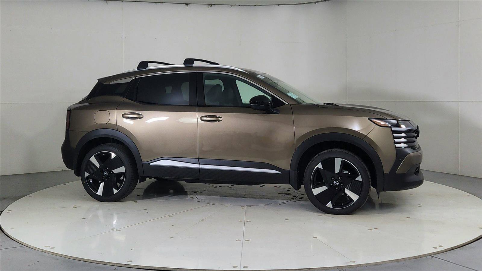 New 2026 Nissan Kicks SR w/ Illumination Package image 8