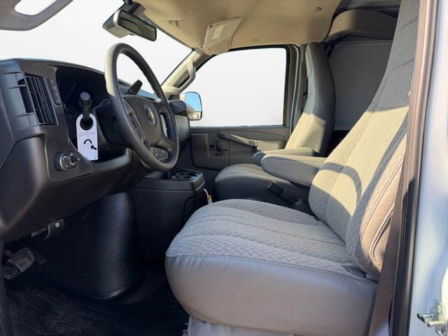 New 2025 Chevrolet Express 3500 w/ Driver Convenience Package image 9