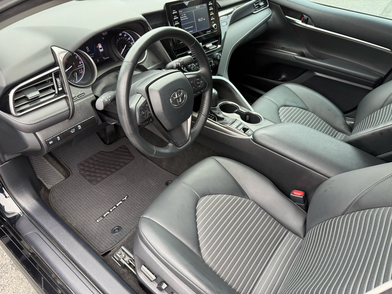 Used 2022 Toyota Camry SE image 12