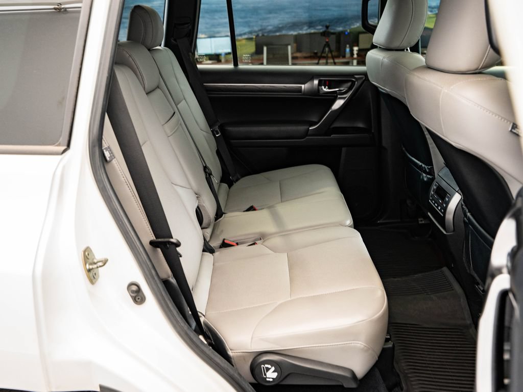 Certified 2023 Lexus GX 460 w/ Black Line Special Edition AWD/4WD image 47