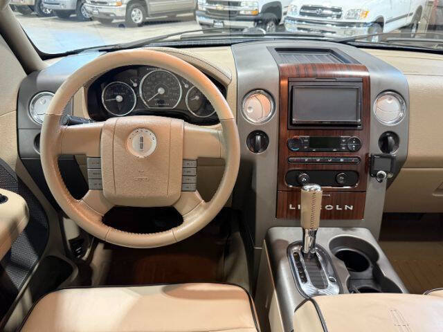 Used 2006 Lincoln Mark LT 4x4 image 19