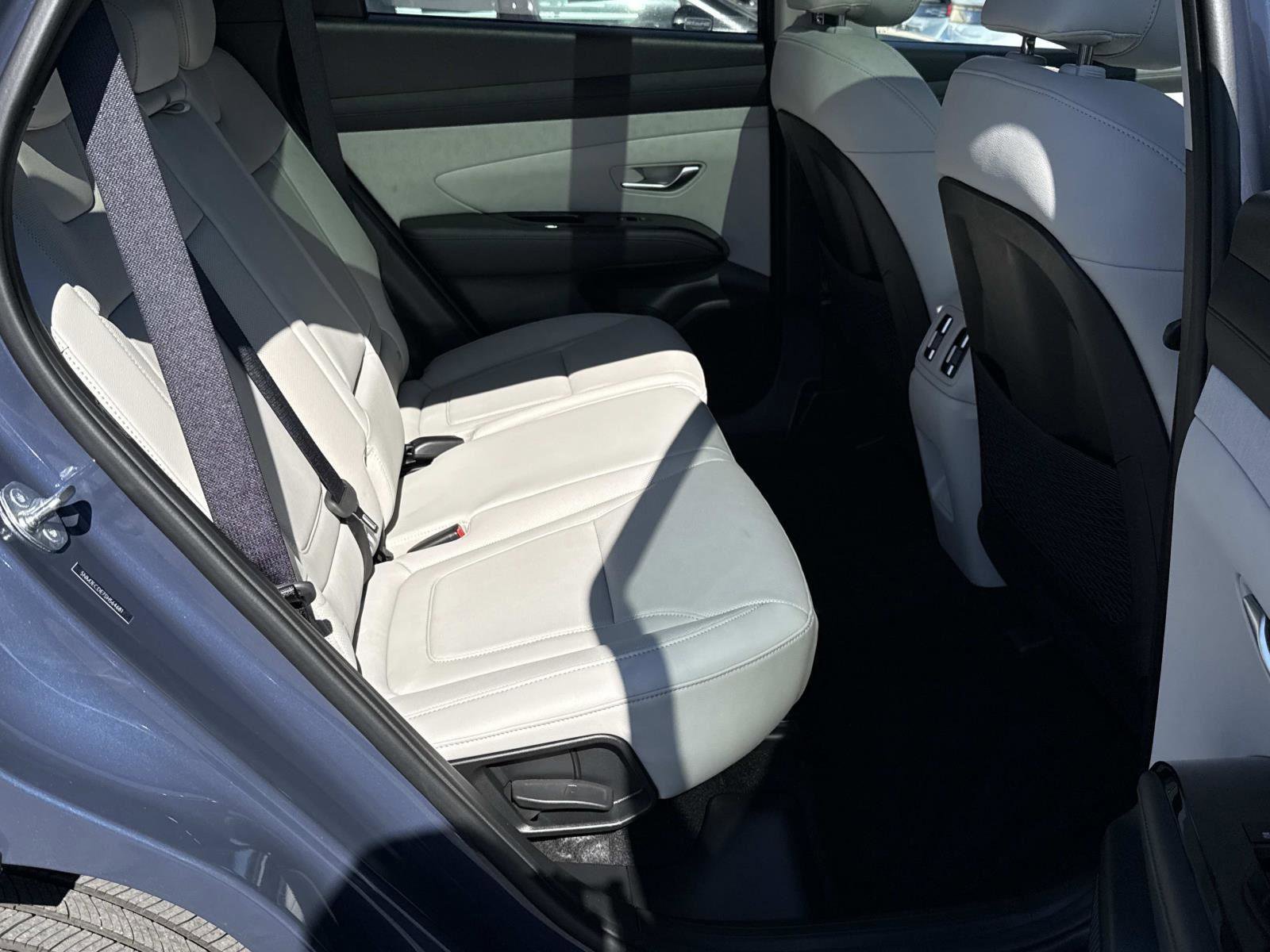 Certified 2025 Hyundai Tucson Limited AWD/4WD image 21