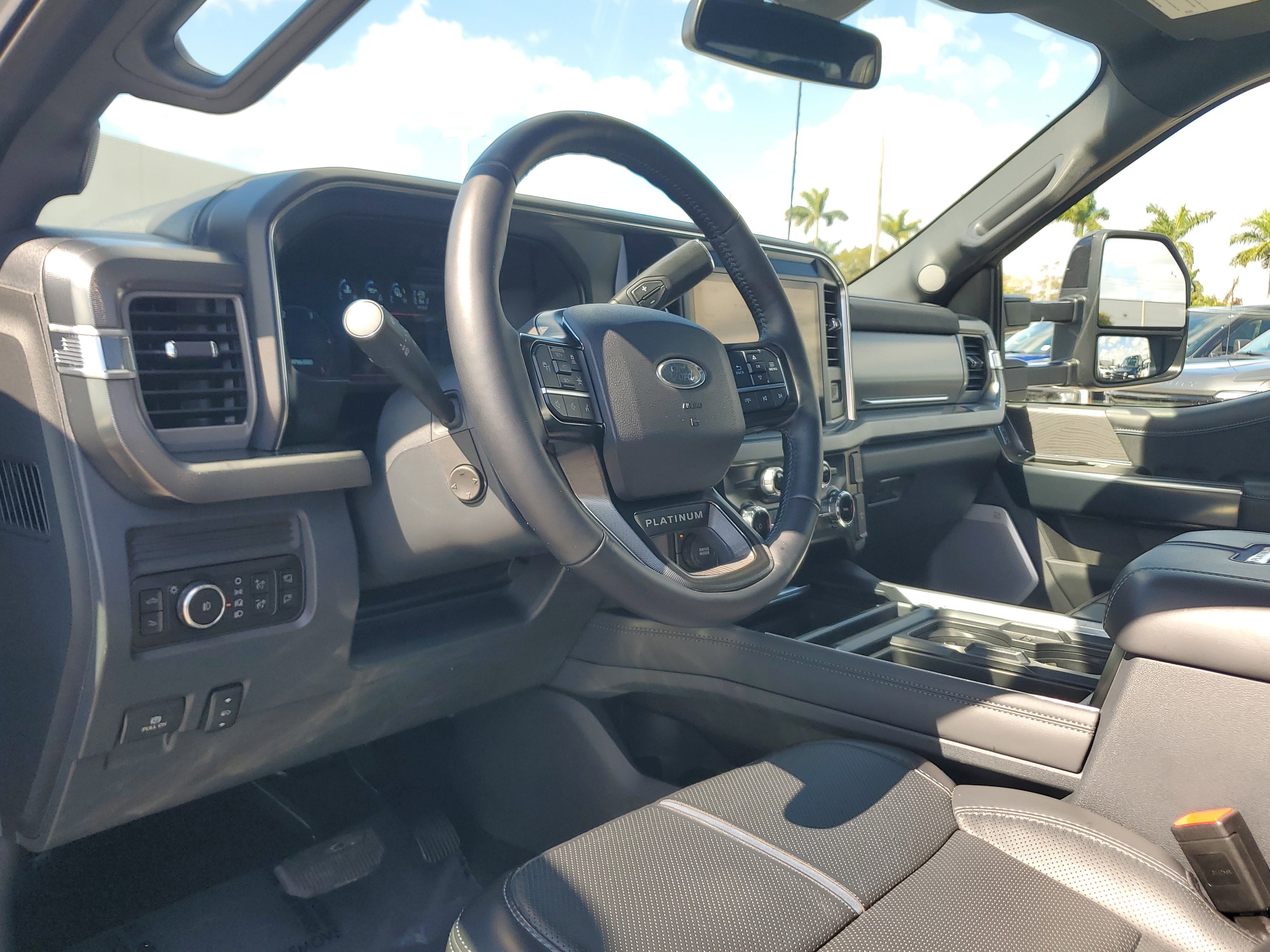 Used 2025 Ford F350 Platinum image 9