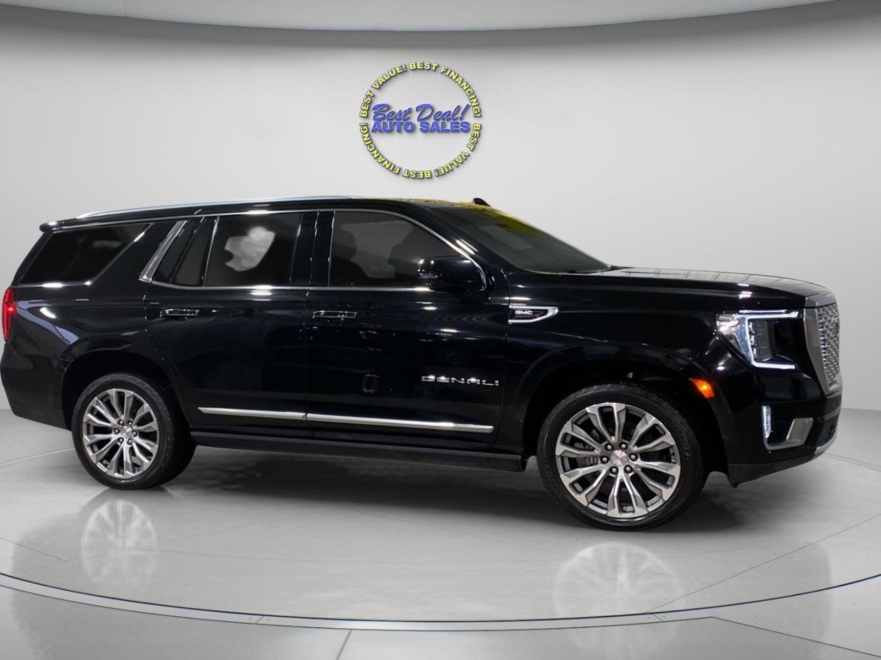 Used 2021 GMC Yukon Denali w/ Denali Premium Package image 7