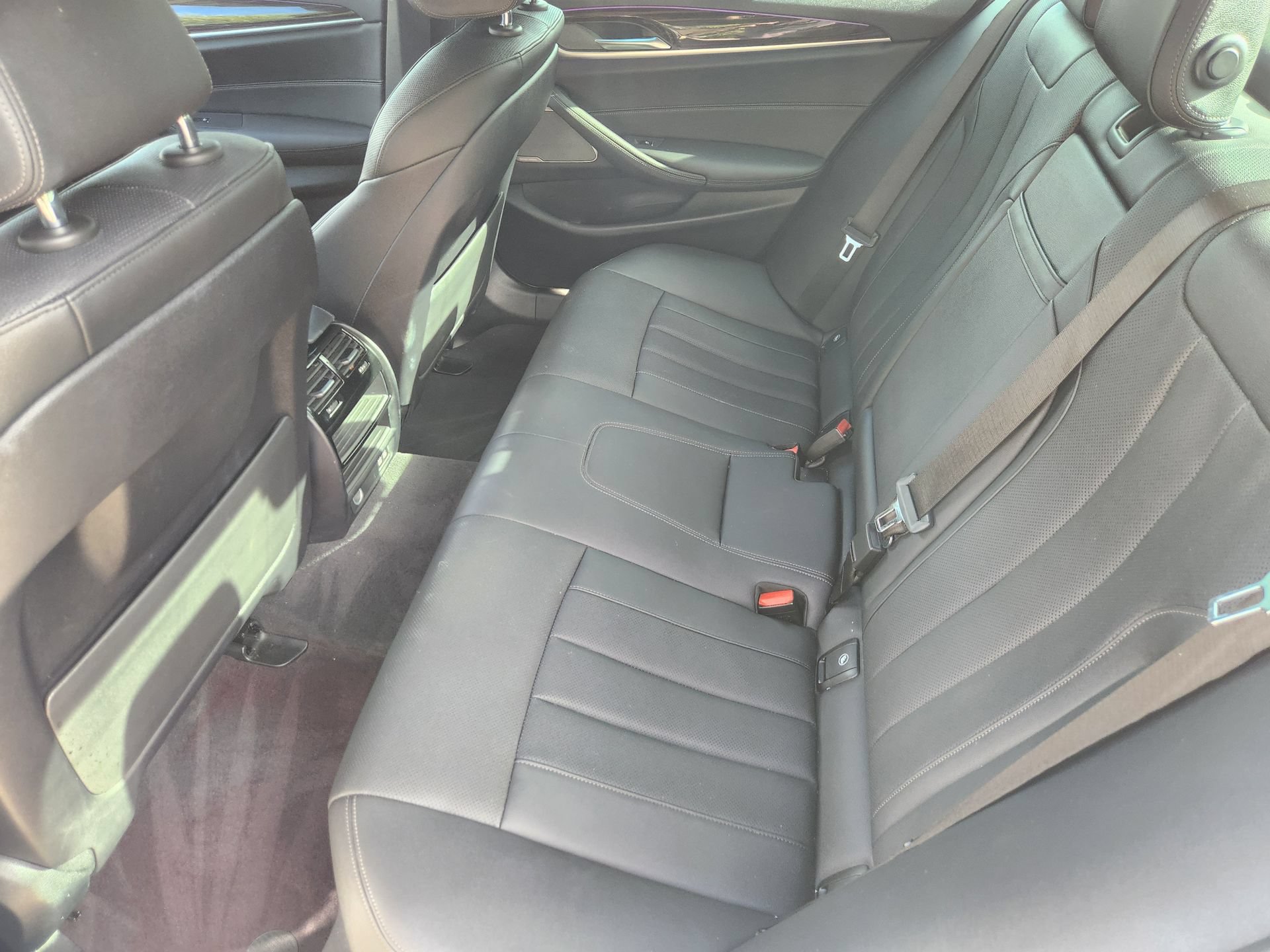 Used 2022 BMW 530i w/ Premium Package RWD image 30