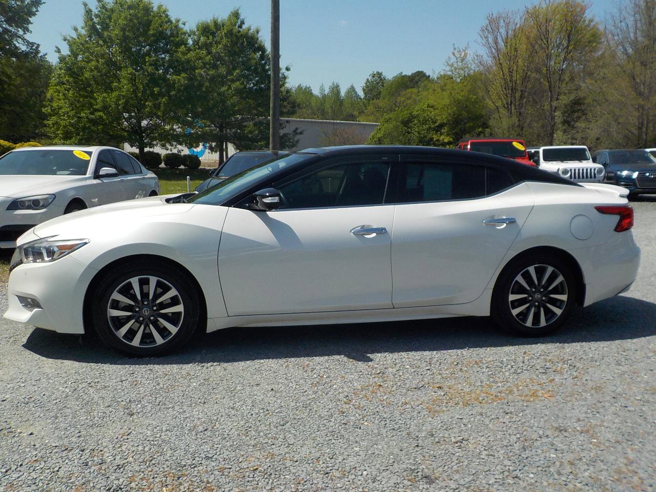 Used 2017 Nissan Maxima Platinum FWD image 2