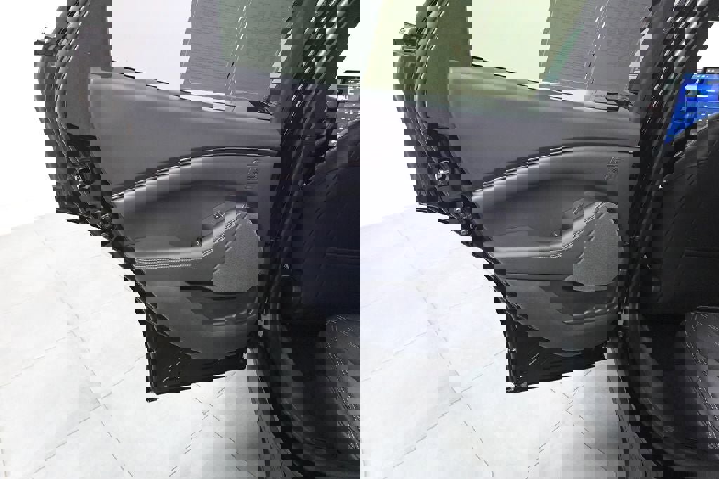 Certified 2025 Ford Mustang Mach-E Premium image 23