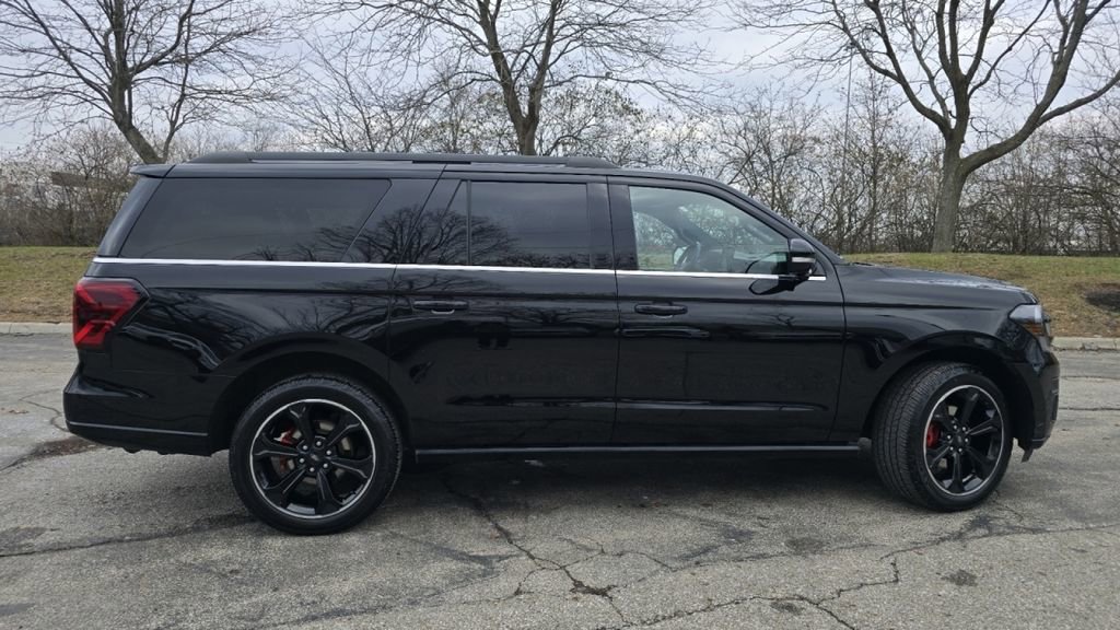 Used 2022 Ford Expedition Max Limited image 18