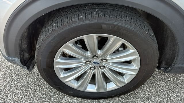 Used 2024 Ford Explorer Limited w/ Equipment Group 301A AWD/4WD image 31