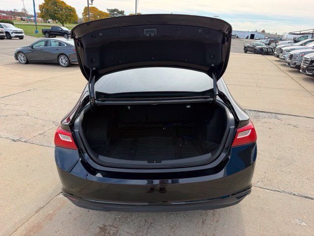 Used 2018 Chevrolet Malibu LT w/ Redline Edition FWD image 32