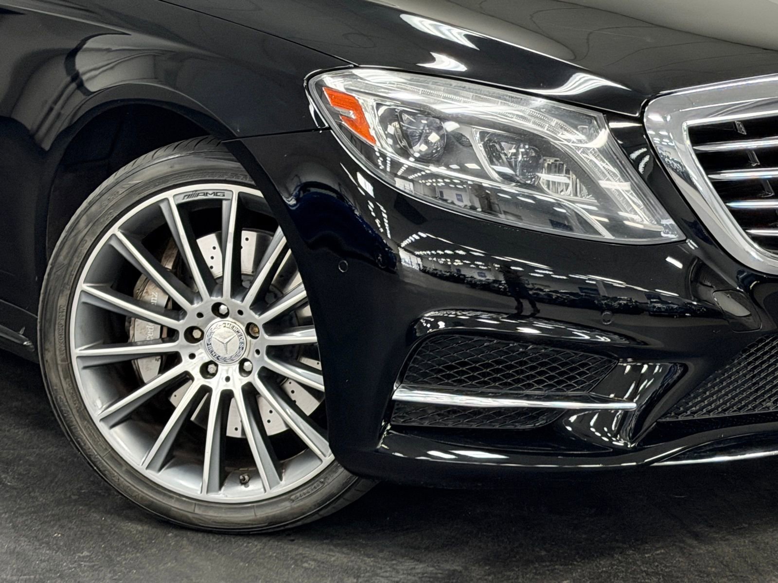 Used 2015 Mercedes-Benz S 550 Sedan image 4