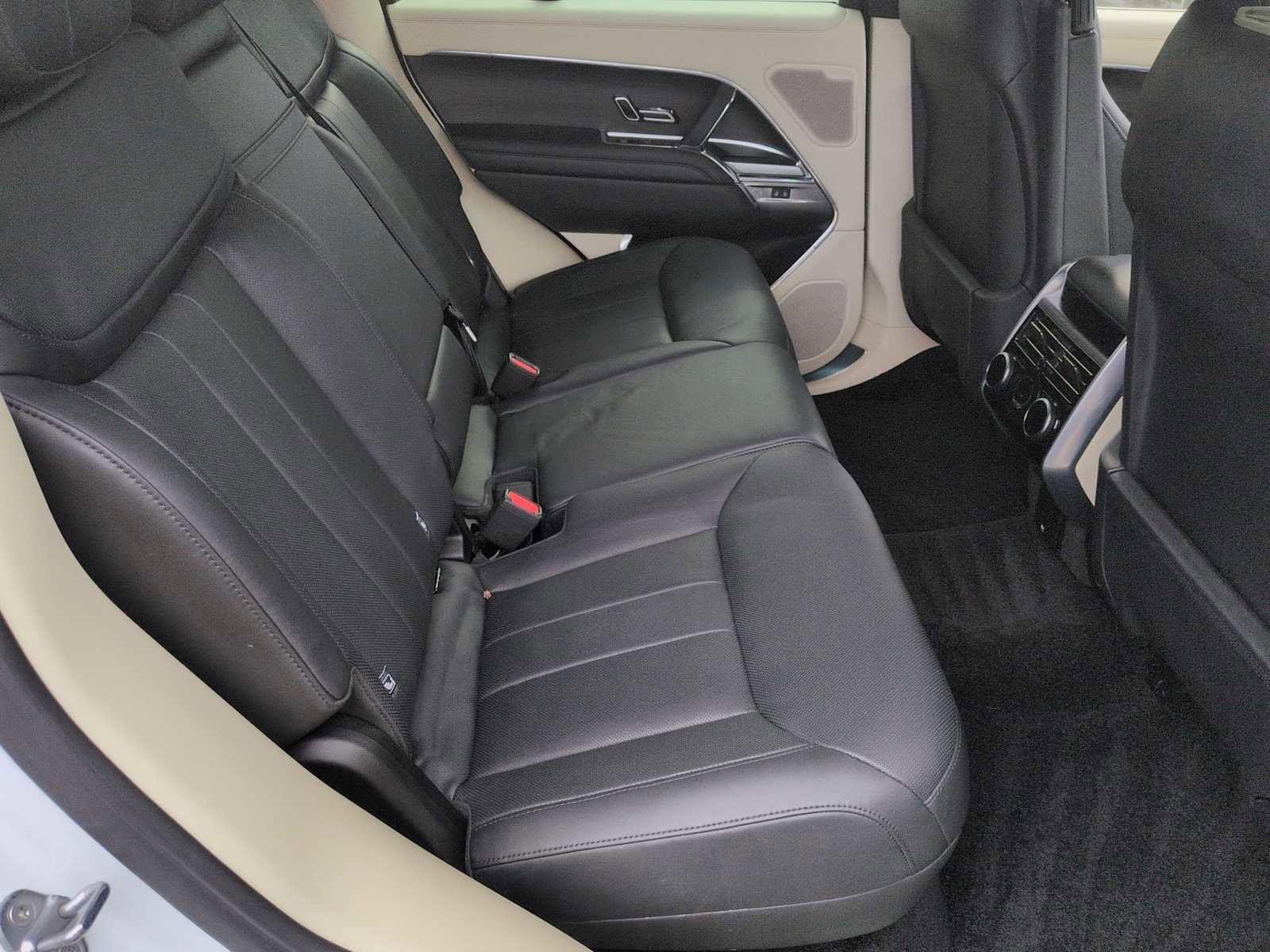 Used 2024 Land Rover Range Rover SE AWD/4WD image 22