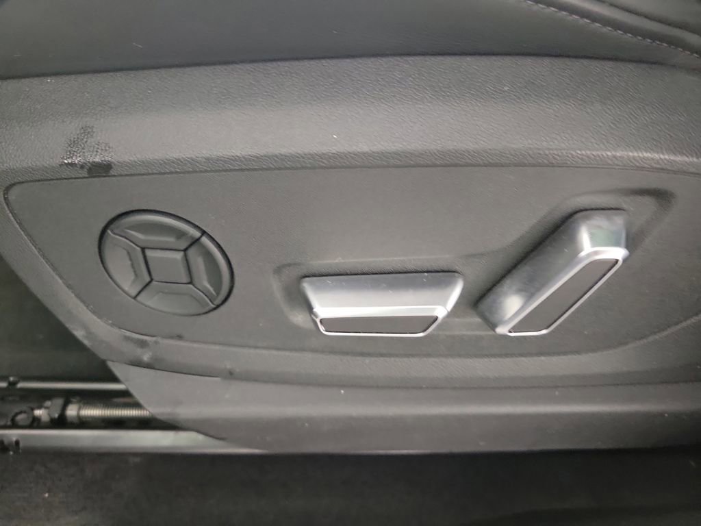 Certified 2023 Audi e-tron S Premium Plus w/ Black Optic Package AWD/4WD image 19