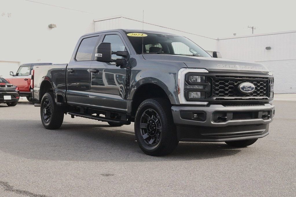 Used 2024 Ford F250 XL w/ STX Appearance Package image 3