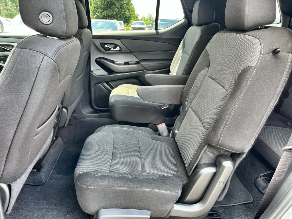 Used 2023 Chevrolet Traverse LT AWD/4WD image 23