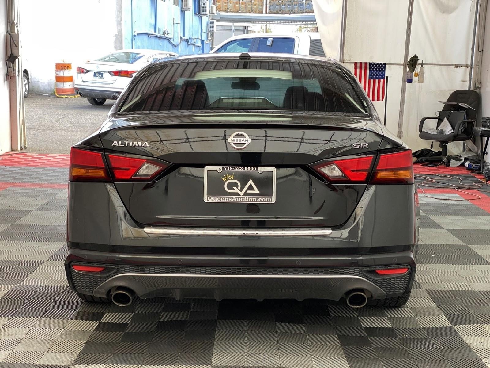 Used 2021 Nissan Altima 2.5 SR FWD image 6