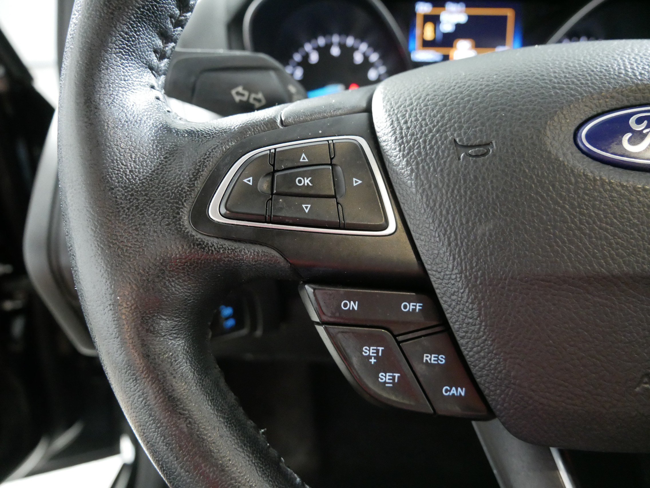 Used 2017 Ford Focus SEL w/ Cold Weather Package FWD image 27