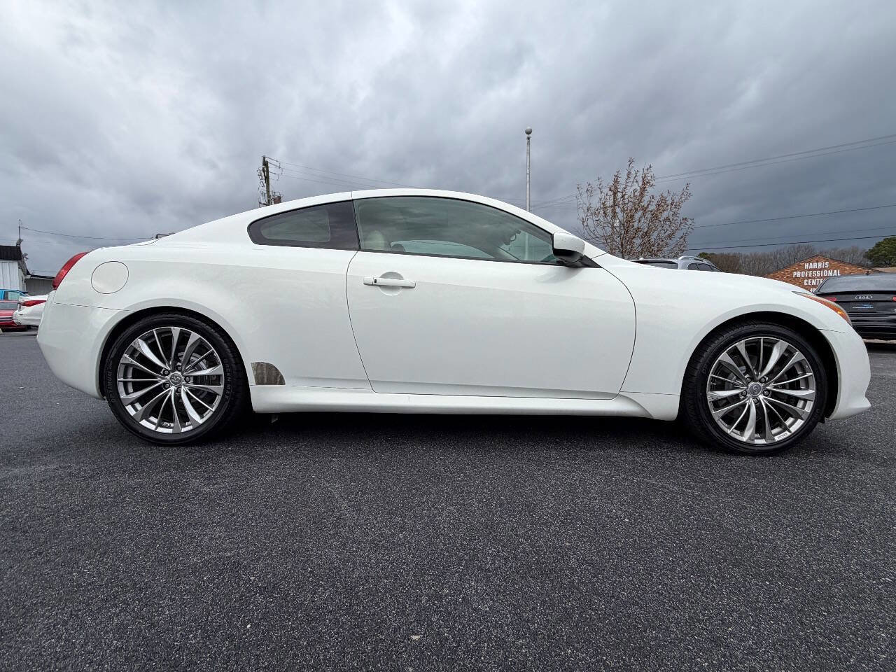 Used 2011 INFINITI G37 Journey w/ Premium Pkg image 5