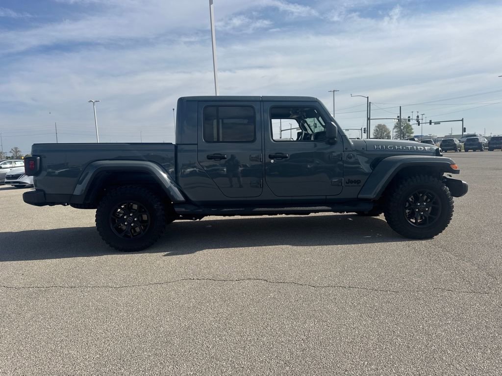 Used 2025 Jeep Gladiator Sport AWD/4WD image 7