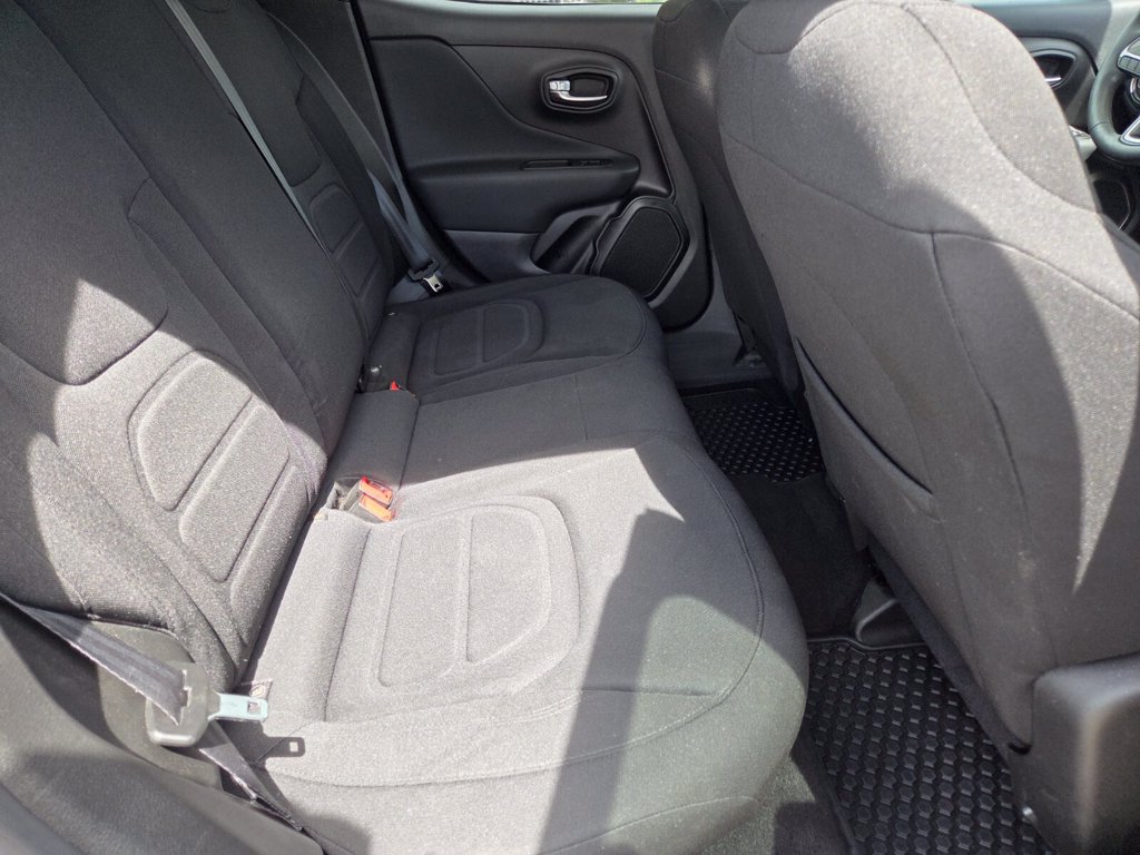 Used 2022 Jeep Renegade Latitude AWD/4WD image 18