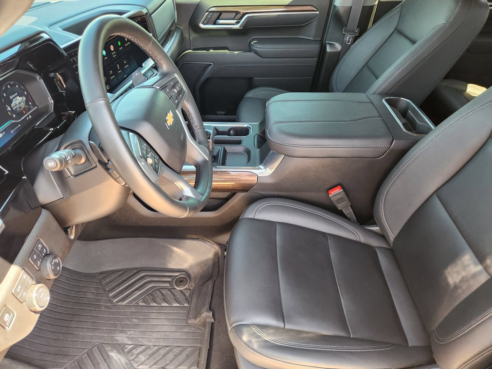 Used 2025 Chevrolet Silverado 1500 LT AWD/4WD image 13