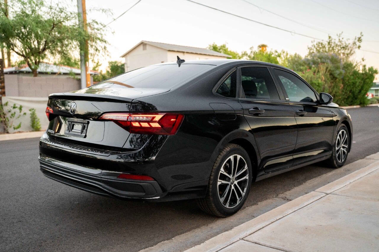 Used 2024 Volkswagen Jetta Sport image 5