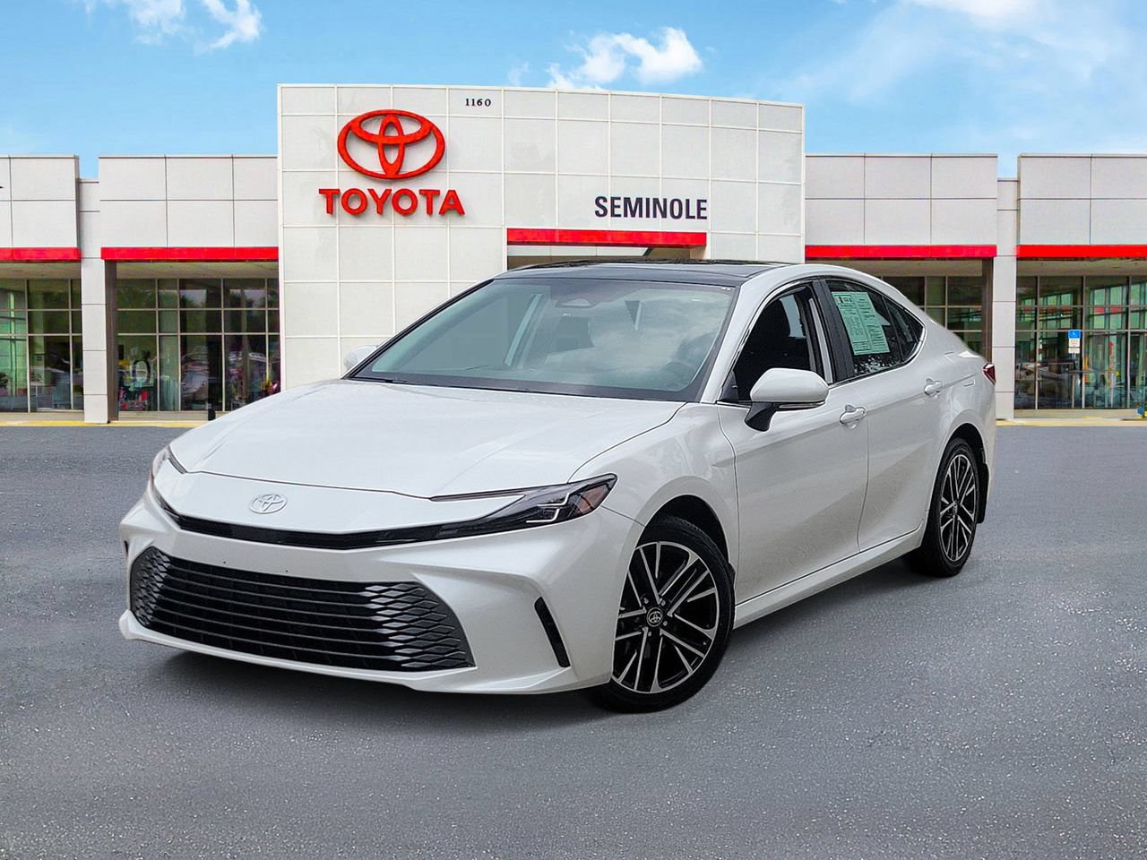 Used 2025 Toyota Camry XLE AWD/4WD image 1
