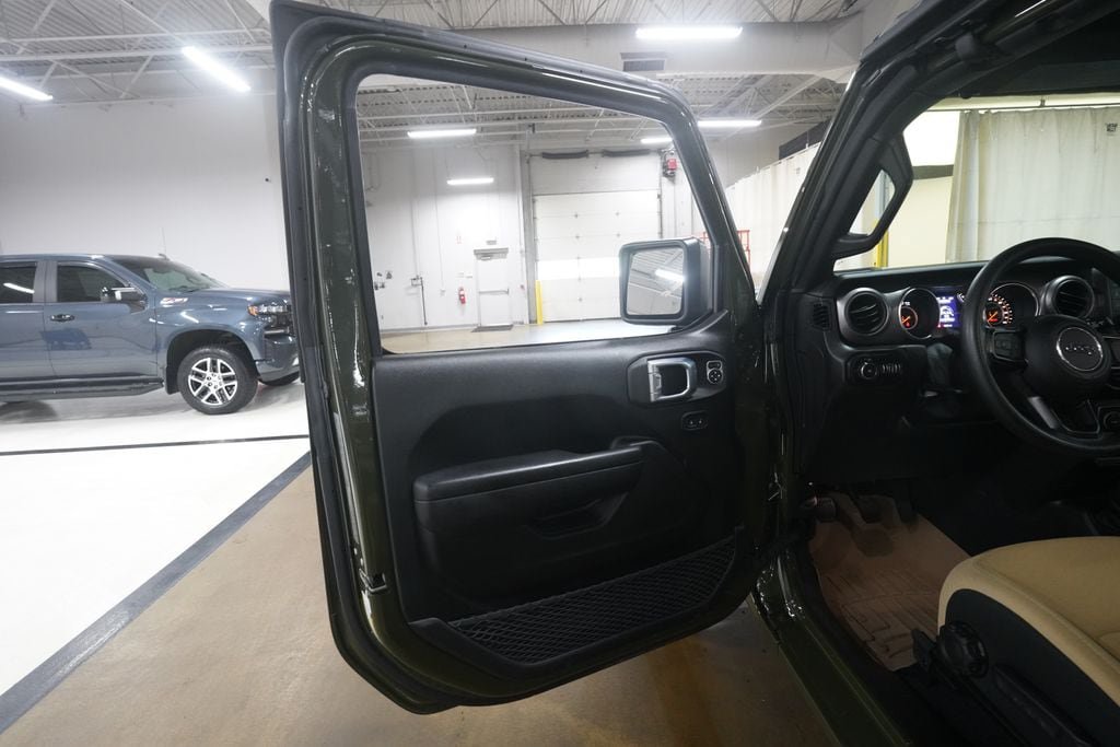 Used 2021 Jeep Wrangler Sport AWD/4WD image 26