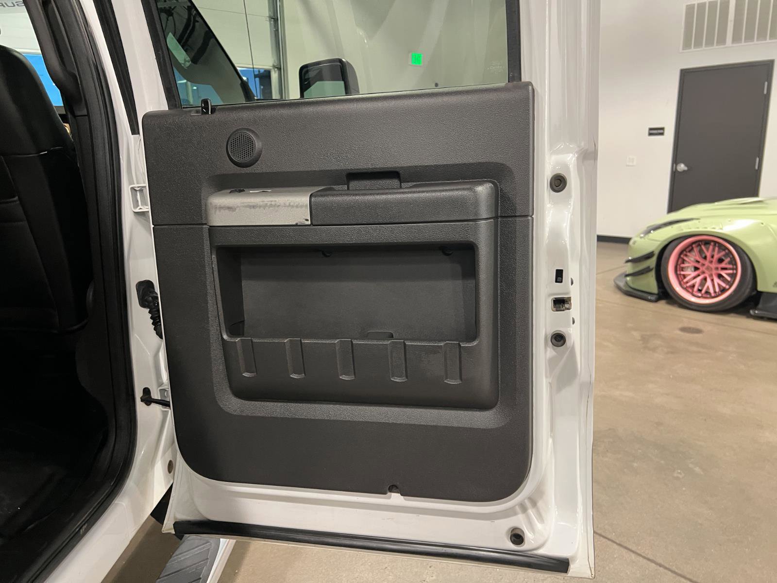 Used 2014 Ford F350 Lariat w/ Lariat Ultimate Package image 34