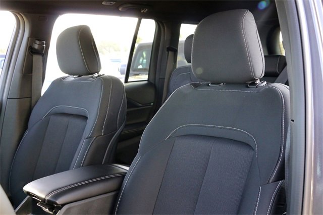 Used 2025 Jeep Grand Cherokee Laredo image 11