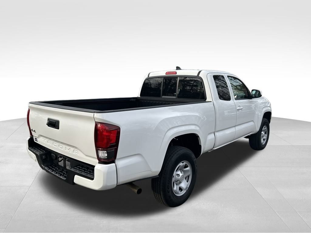 Used 2023 Toyota Tacoma SR image 5