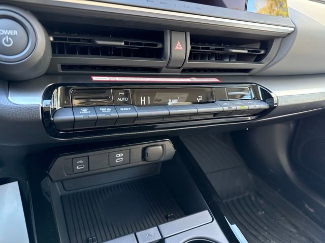 New 2026 Toyota Prius LE image 20