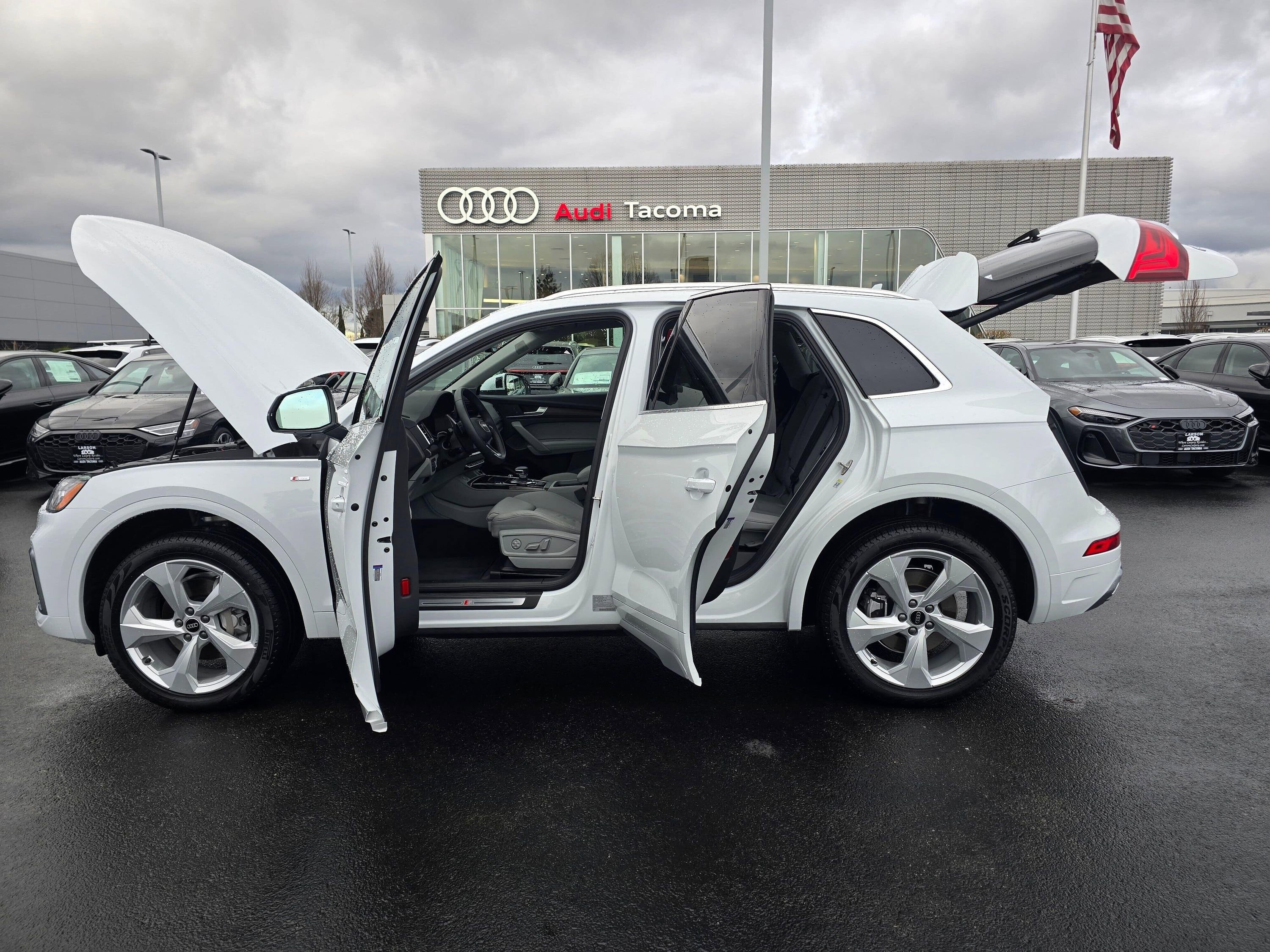 Certified 2025 Audi Q5 2.0T Premium Plus w/ Premium Plus Package image 12