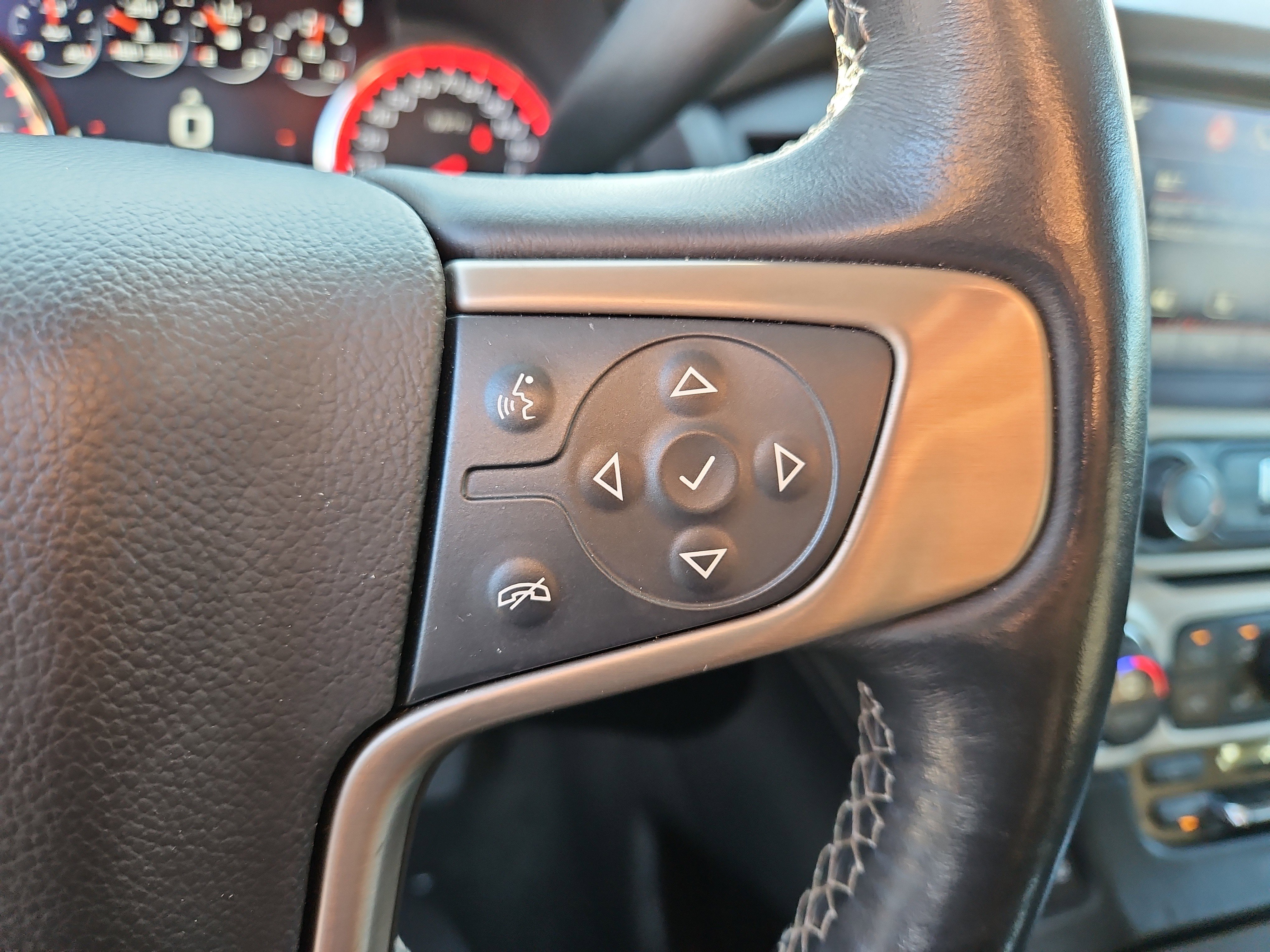 Used 2015 GMC Yukon Denali w/ Premium Package image 20