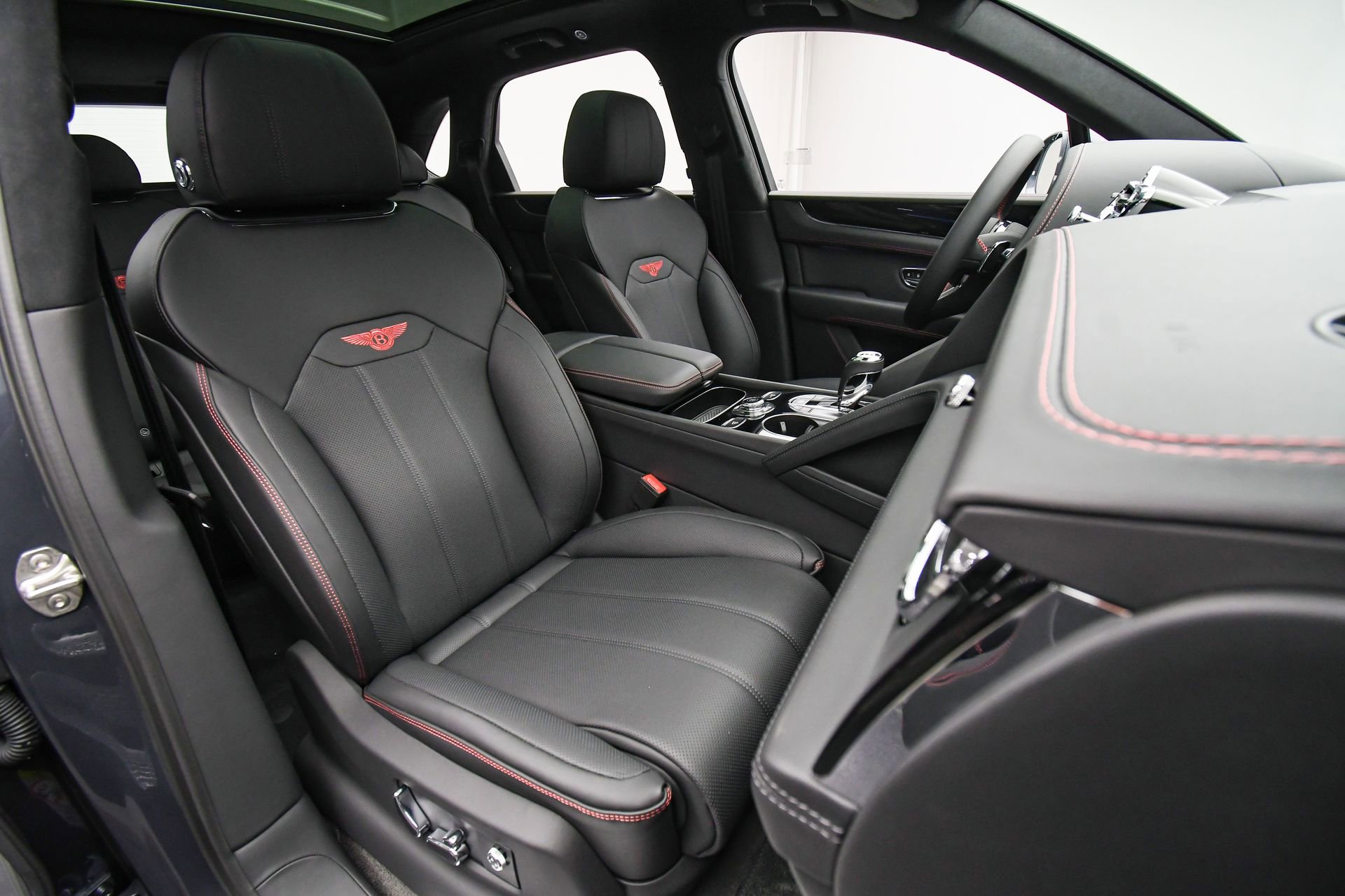 New 2025 Bentley Bentayga image 17