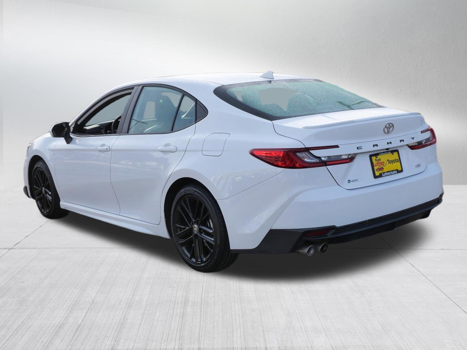 Certified 2025 Toyota Camry SE image 5