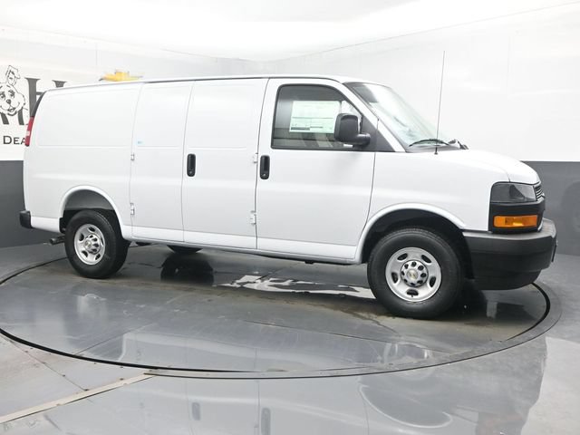 New 2026 Chevrolet Express 2500 w/ Driver Convenience Package RWD image 6