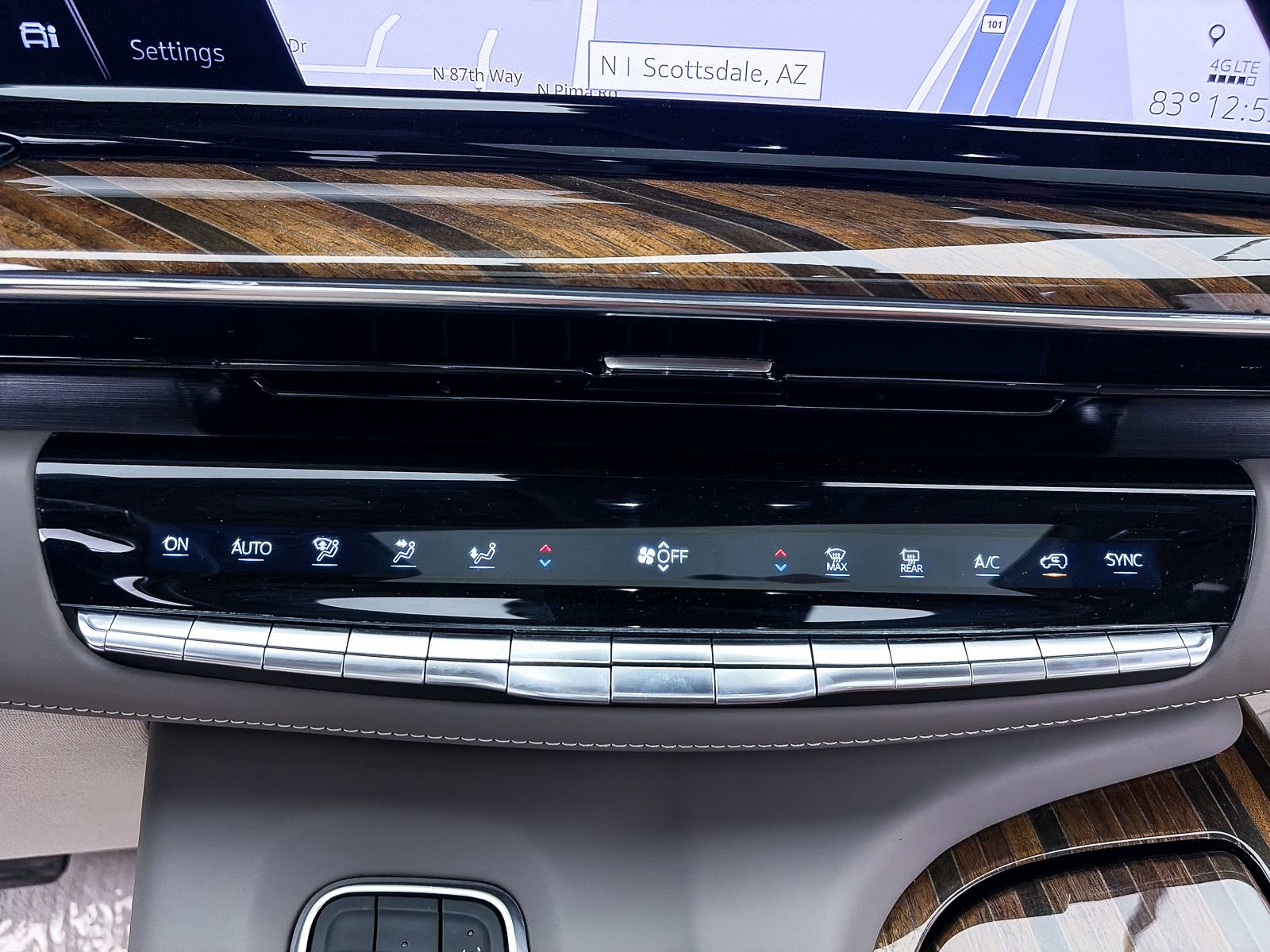 Used 2022 Cadillac Escalade Sport Platinum w/ Heavy-Duty Trailer Package AWD/4WD image 28