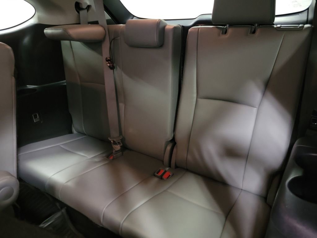 Used 2023 Toyota Highlander XLE AWD/4WD image 21