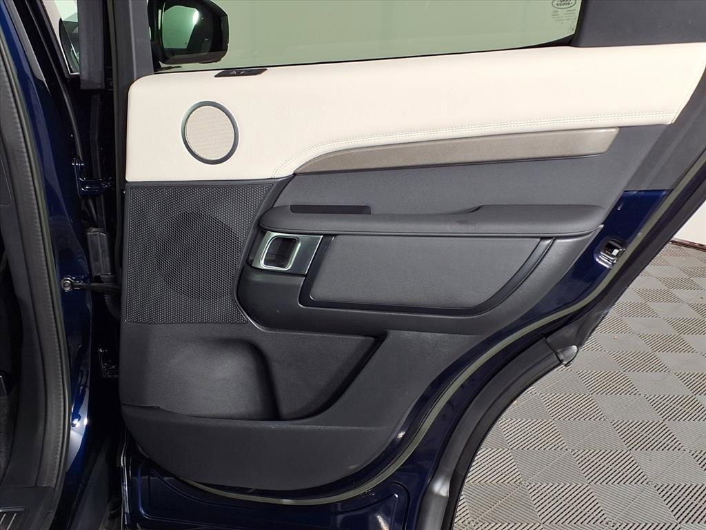 Used 2023 Land Rover Discovery HSE R-Dynamic image 10