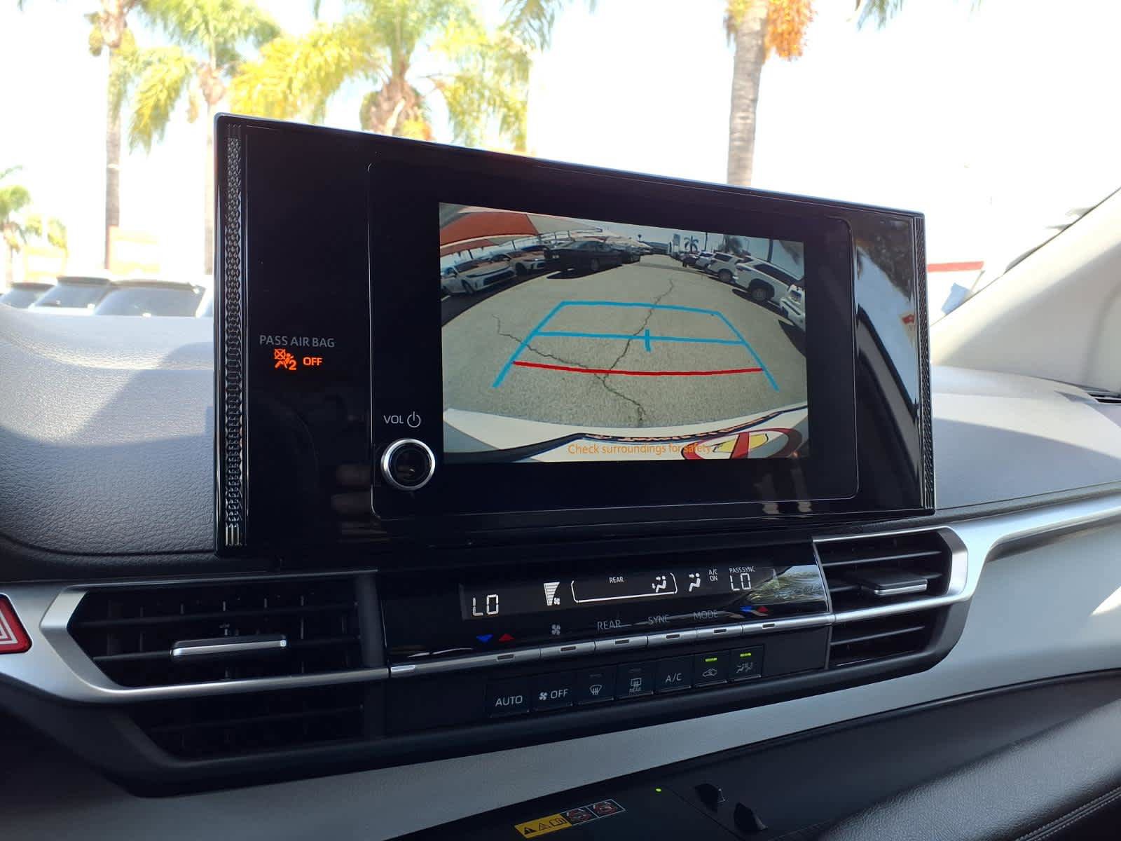 Certified 2025 Toyota Sienna LE FWD image 13
