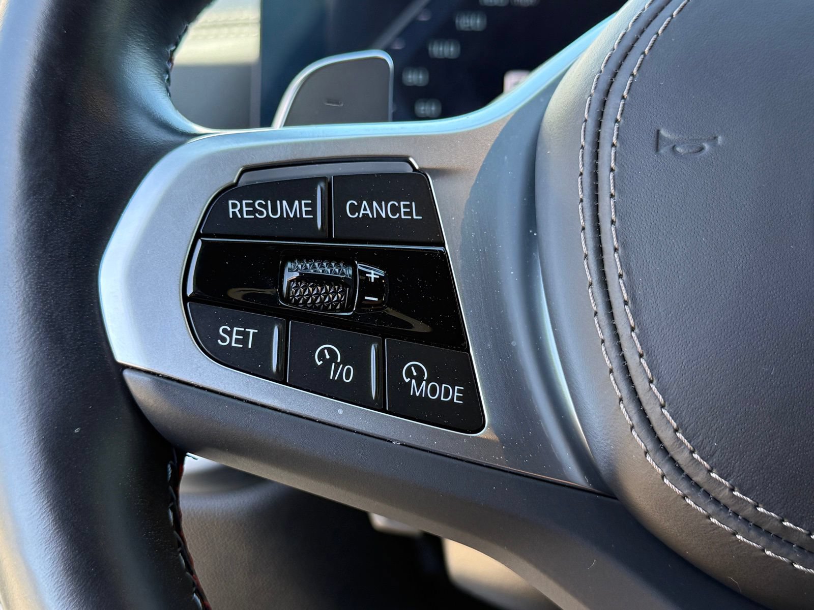 Used 2025 BMW X5 M60i AWD/4WD image 32
