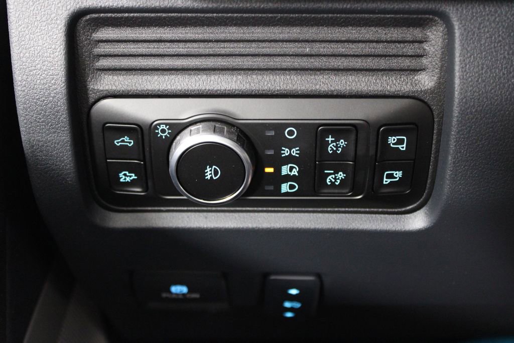 New 2026 Ford F250 Lariat w/ Black Appearance Package image 43