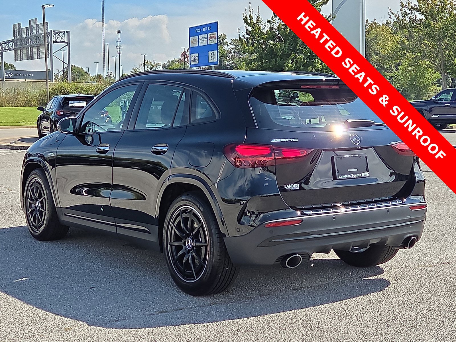 Used 2025 Mercedes-Benz GLA 35 AMG 4MATIC image 4