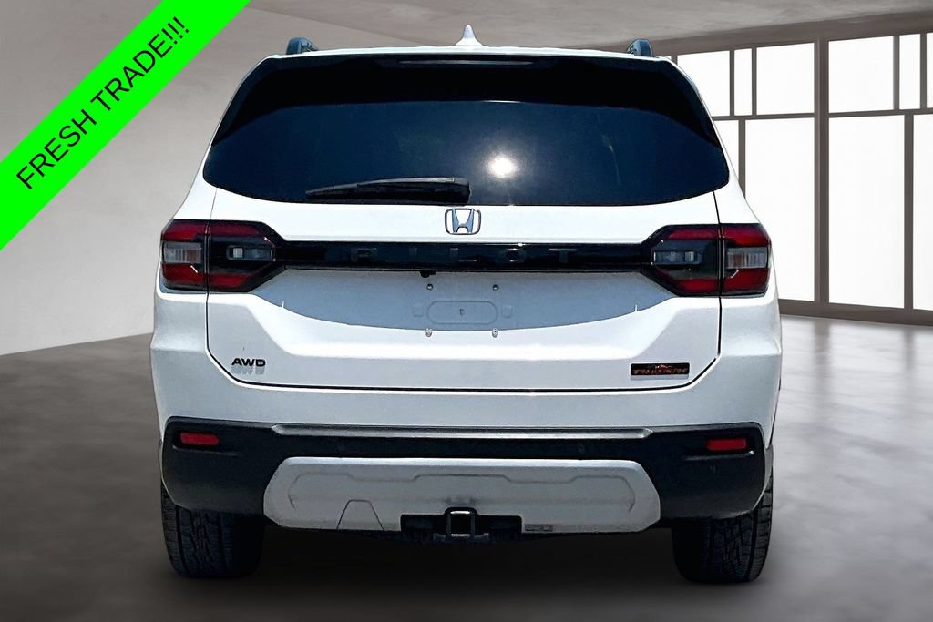 Certified 2024 Honda Pilot TrailSport image 5